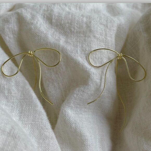 Elegant Minimalist Golden Bow Dangle Earrings Metal Drop Earrings Casual Gift - Picture 6 of 7